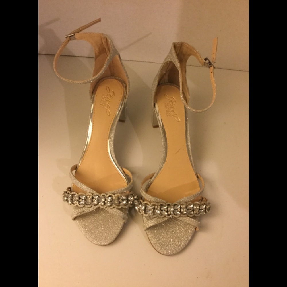 Jewel by Badgley Mischka Block Heels NWOT